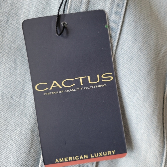 Button down shirt - Picture 2 of 3